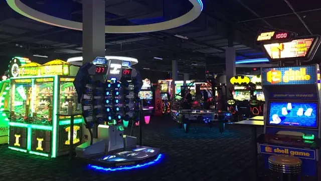 Dave and Busters Rochester NY arcade games area