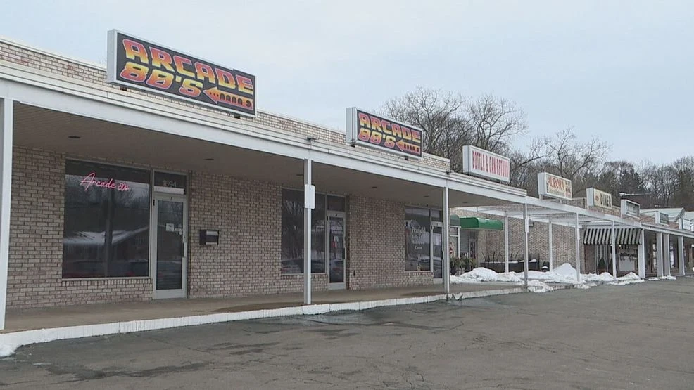 Arcade 80s exterior