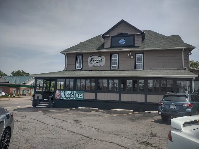 Exterior of Perri's Pizzeria Pub