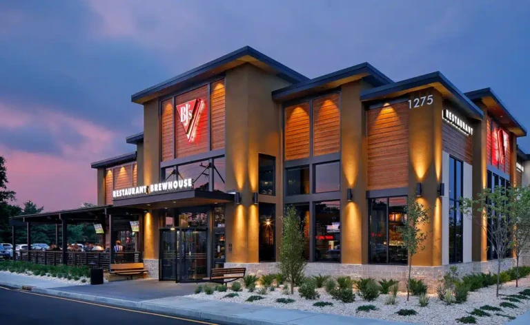 BJ's Restaurant & Brewhouse exterior