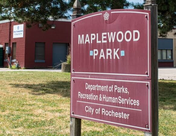 Maplewood Park signage